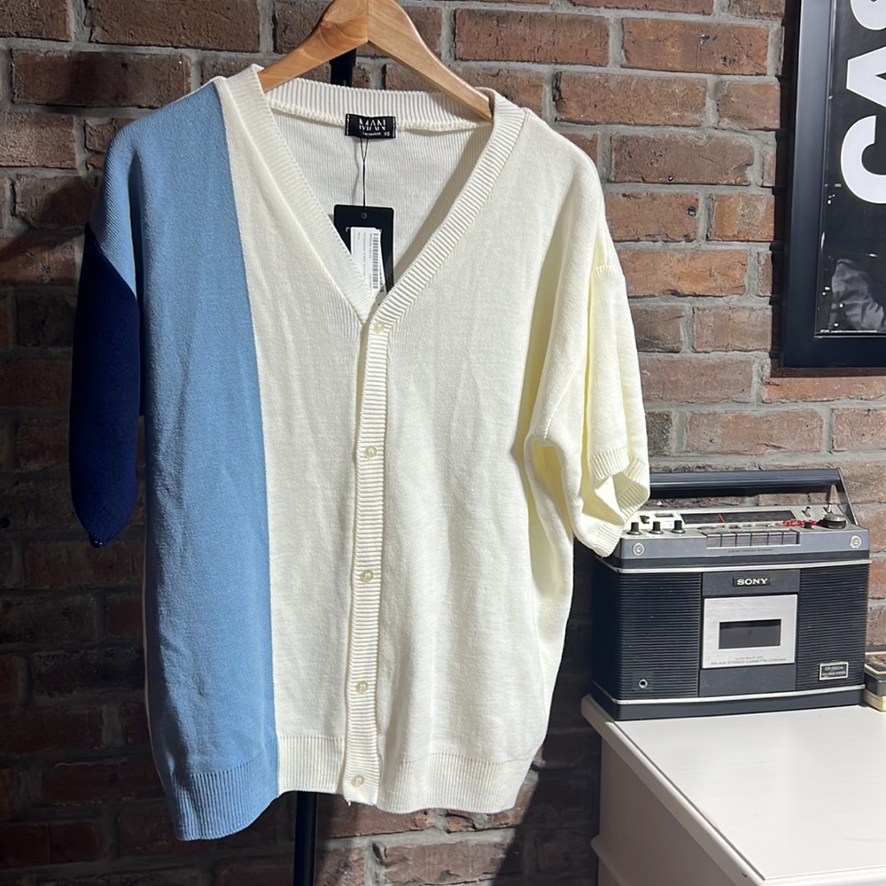 MAN boohoo v-neck knit shirt